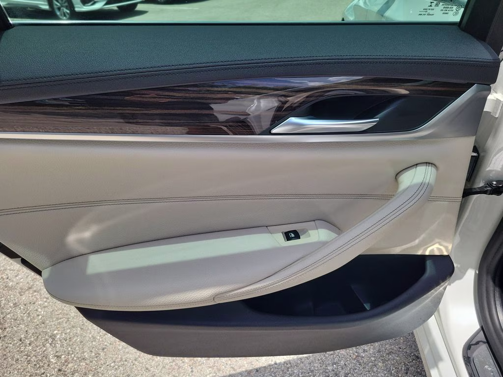 2020 Mineral White Metallic BMW 5 Series 530i RWD Sedan