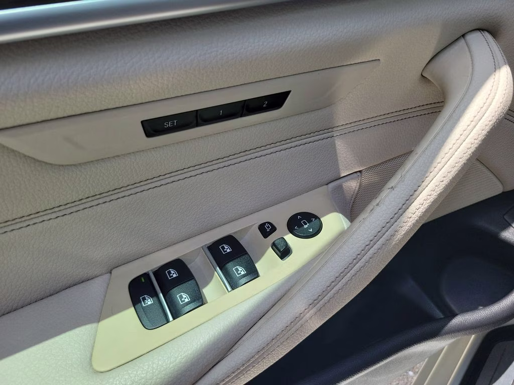 2020 Mineral White Metallic BMW 5 Series 530i RWD Sedan