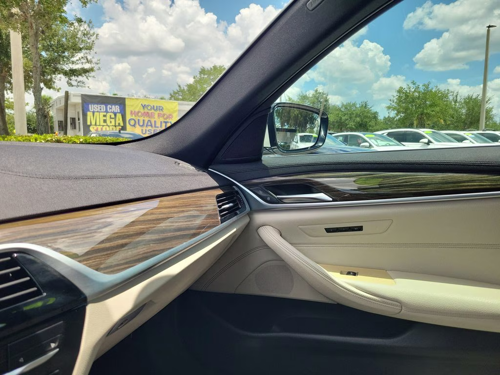 2020 Mineral White Metallic BMW 5 Series 530i RWD Sedan