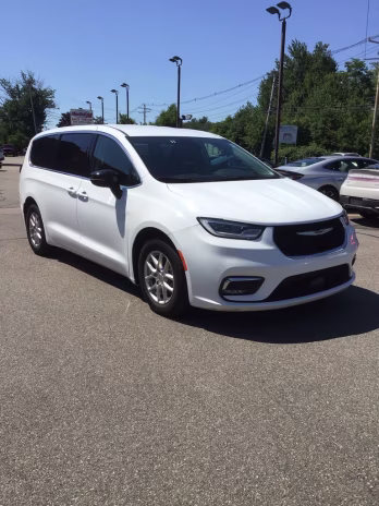 2024 Bright White Clearcoat Chrysler Pacifica Touring L FWD Van