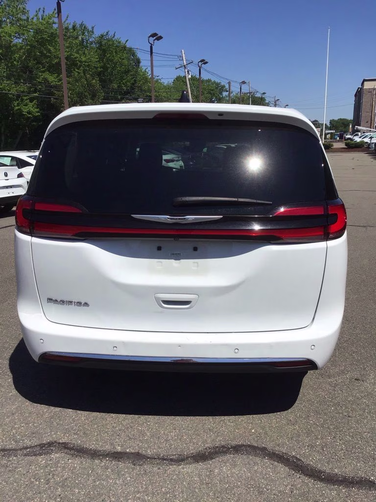 2024 Bright White Clearcoat Chrysler Pacifica Touring L FWD Van