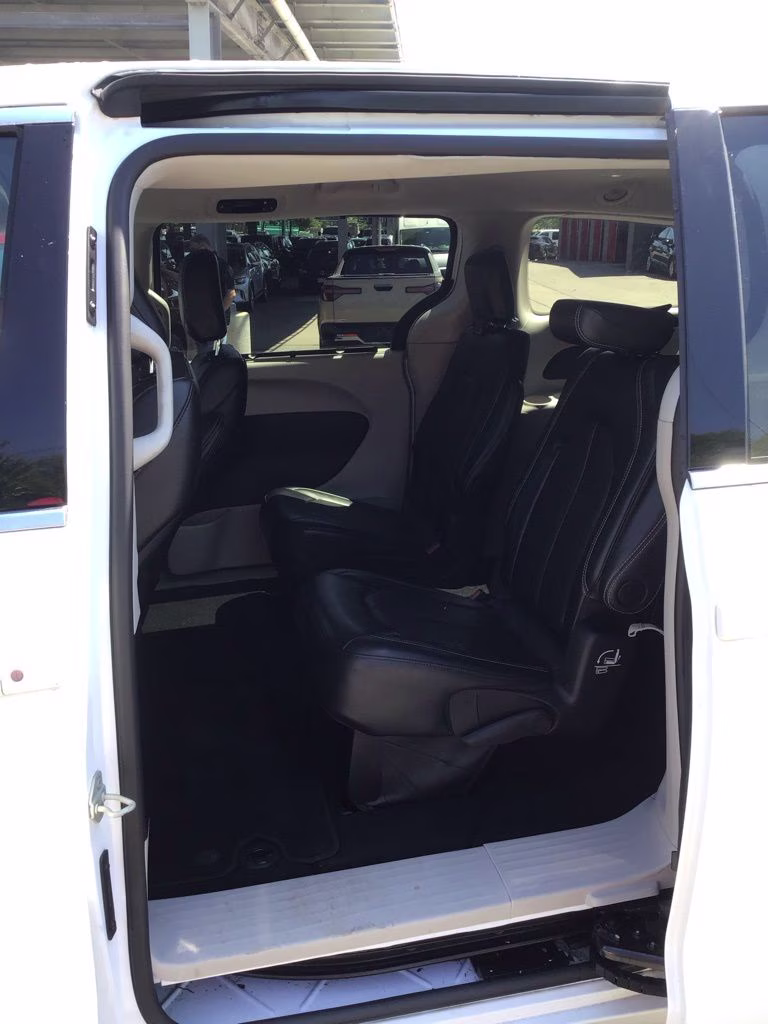2024 Bright White Clearcoat Chrysler Pacifica Touring L FWD Van