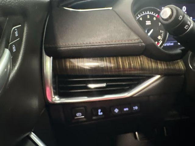 2022 Crystal White Tricoat Cadillac XT4 Sport AWD SUV