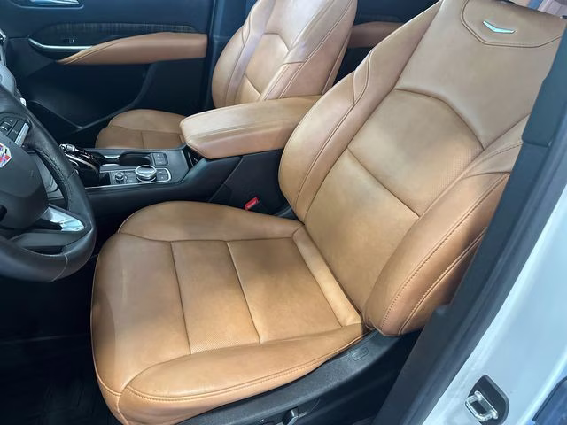 2022 Crystal White Tricoat Cadillac XT4 Sport AWD SUV