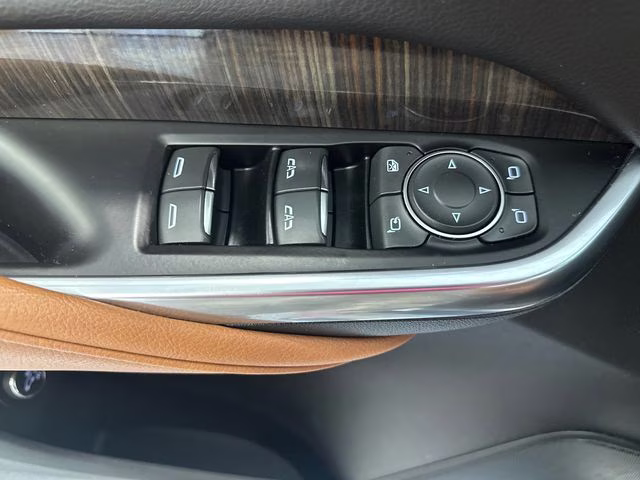 2022 Crystal White Tricoat Cadillac XT4 Sport AWD SUV