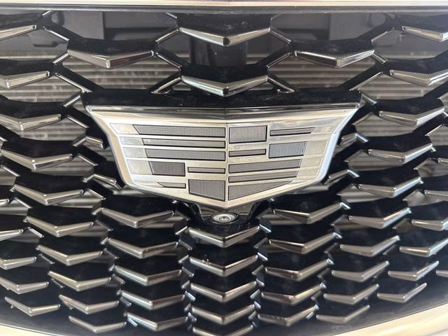 2022 Crystal White Tricoat Cadillac XT4 Sport AWD SUV