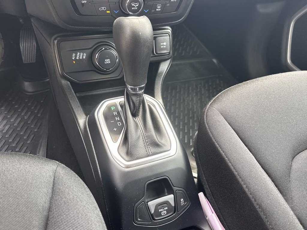 2020 Granite Crystal Metallic Clearcoat Jeep Renegade Latitude 4X4 SUV
