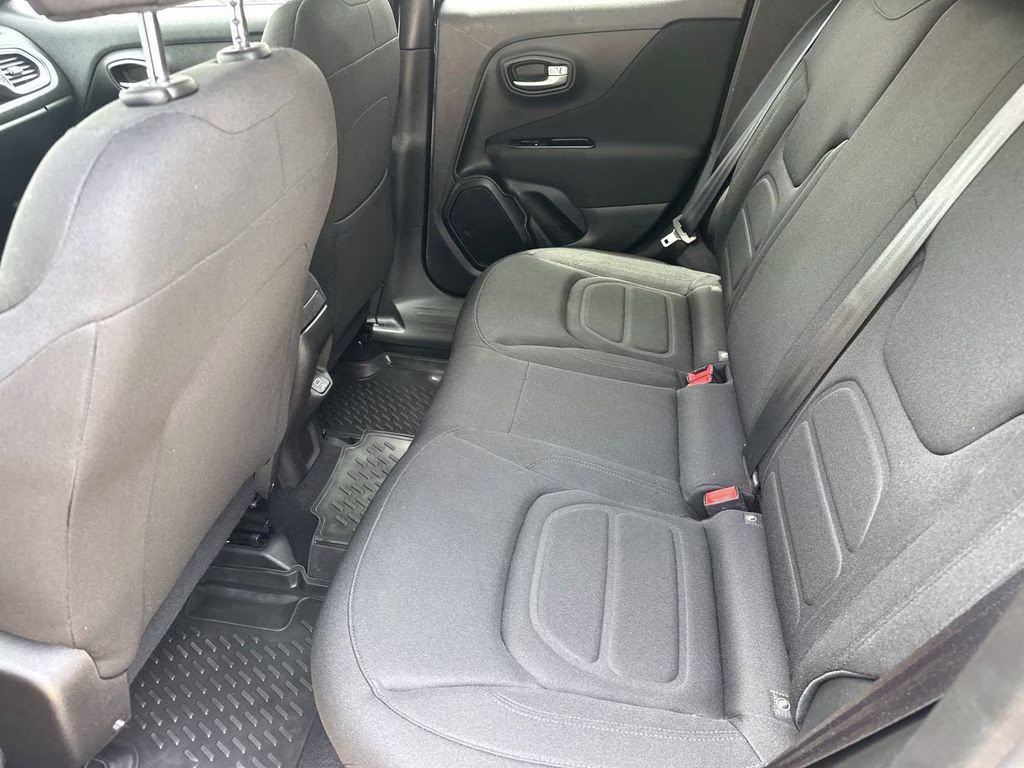 2020 Granite Crystal Metallic Clearcoat Jeep Renegade Latitude 4X4 SUV
