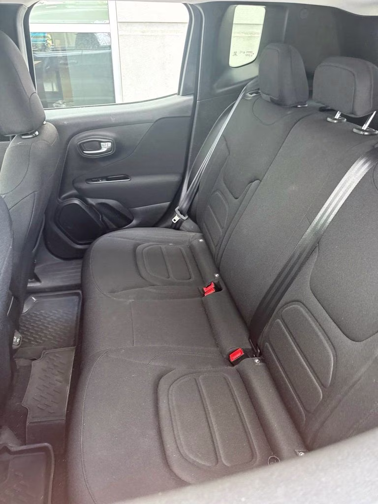 2020 Granite Crystal Metallic Clearcoat Jeep Renegade Latitude 4X4 SUV