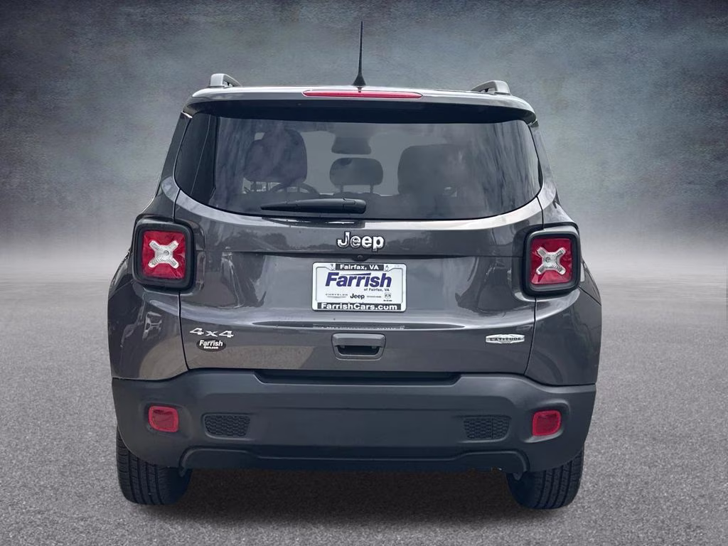 2020 Granite Crystal Metallic Clearcoat Jeep Renegade Latitude 4X4 SUV