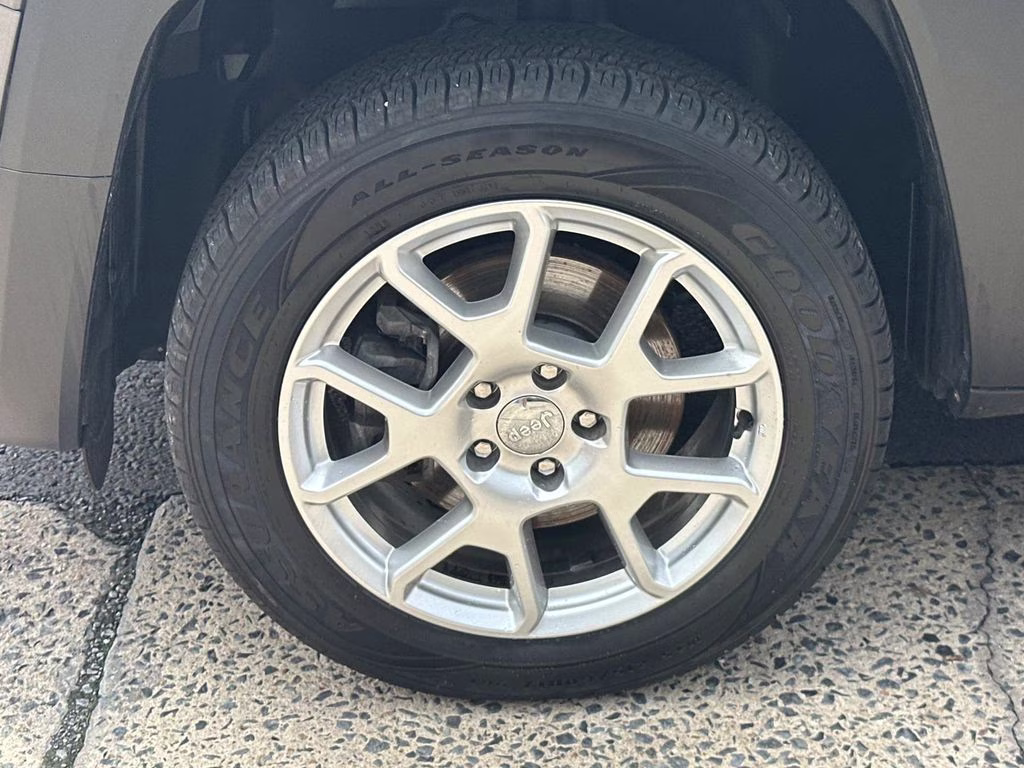 2020 Granite Crystal Metallic Clearcoat Jeep Renegade Latitude 4X4 SUV