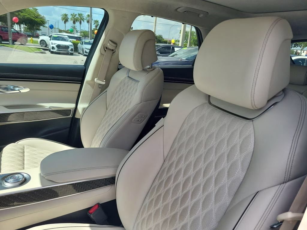 2024 Uyuni White Genesis GV70 3.5T Sport AWD SUV