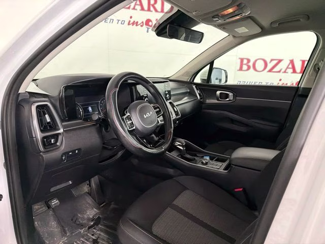 2022 White Pearl Kia Sorento LX FWD SUV