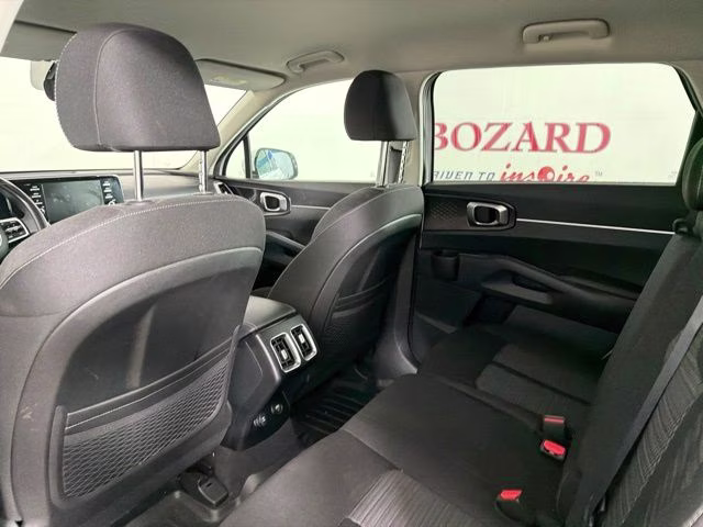 2022 White Pearl Kia Sorento LX FWD SUV