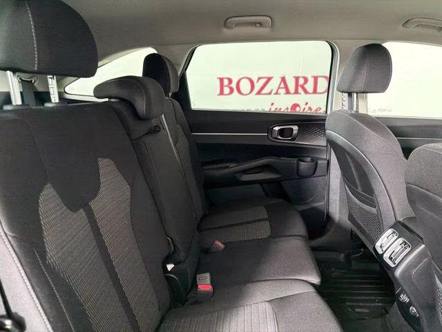 2022 White Pearl Kia Sorento LX FWD SUV