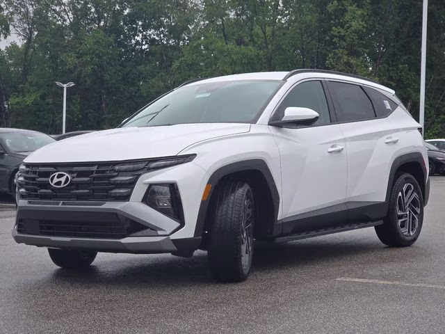 2026 White Pearl Hyundai Tucson SEL Plus AWD SUV