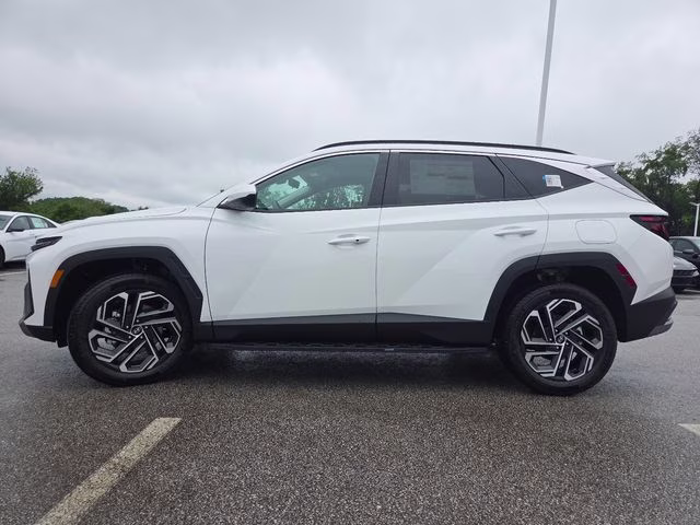 2026 White Pearl Hyundai Tucson SEL Plus AWD SUV
