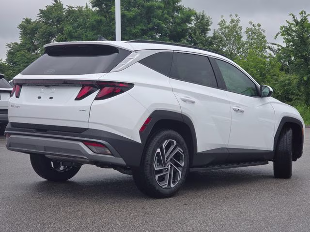 2026 White Pearl Hyundai Tucson SEL Plus AWD SUV