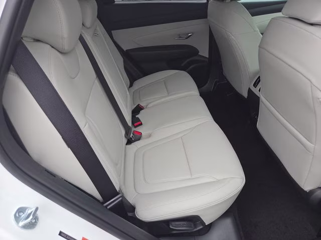 2026 White Pearl Hyundai Tucson SEL Plus AWD SUV