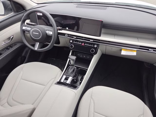 2026 White Pearl Hyundai Tucson SEL Plus AWD SUV