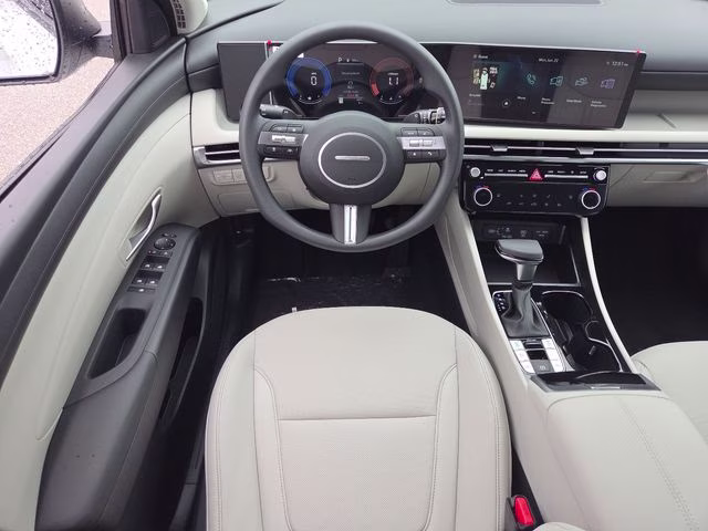 2026 White Pearl Hyundai Tucson SEL Plus AWD SUV