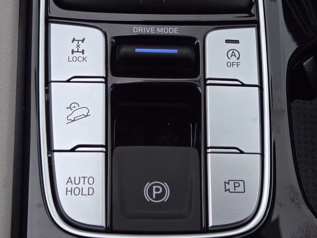 2026 White Pearl Hyundai Tucson SEL Plus AWD SUV