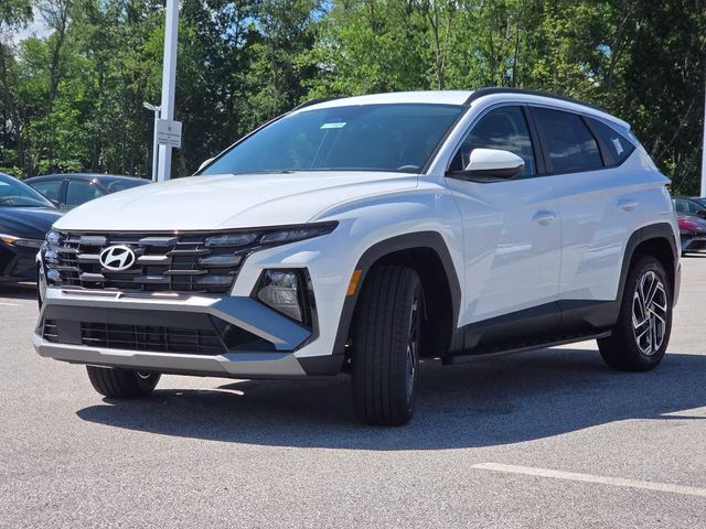 2026 White Pearl Hyundai Tucson SEL Plus AWD SUV