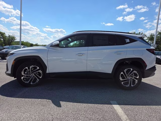 2026 White Pearl Hyundai Tucson SEL Plus AWD SUV