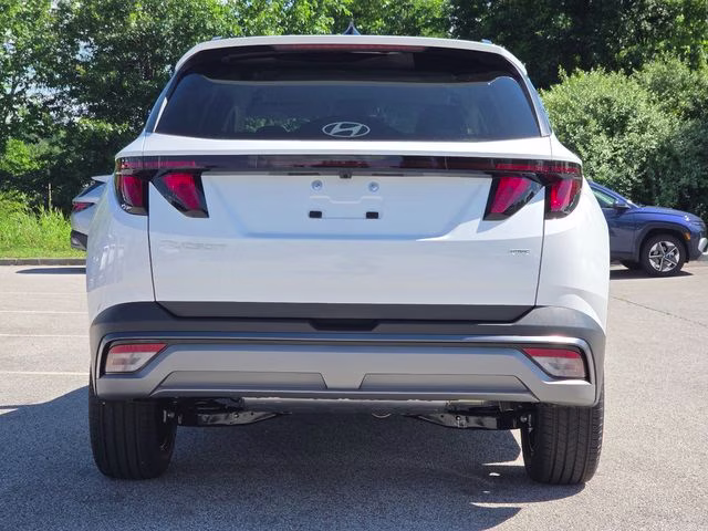 2026 White Pearl Hyundai Tucson SEL Plus AWD SUV