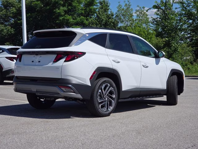 2026 White Pearl Hyundai Tucson SEL Plus AWD SUV