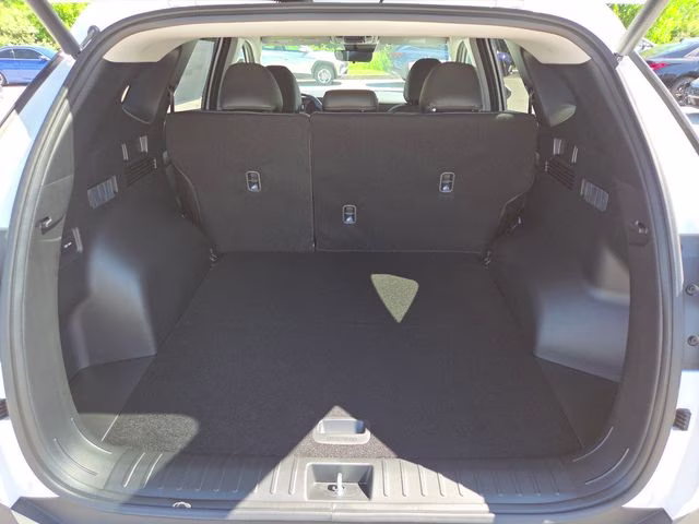 2026 White Pearl Hyundai Tucson SEL Plus AWD SUV