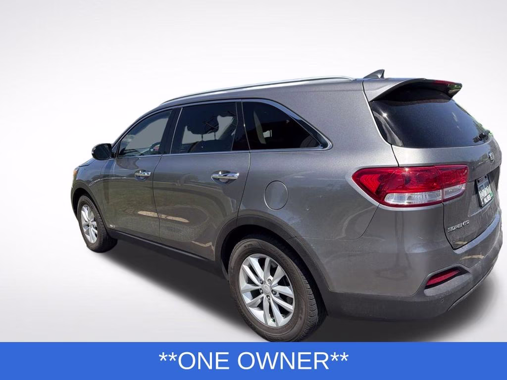 2016 Titanium Silver Kia Sorento LX AWD SUV