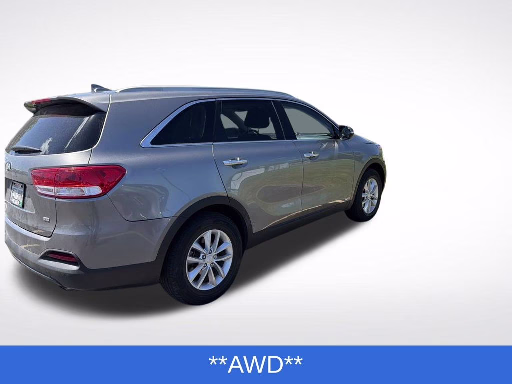 2016 Titanium Silver Kia Sorento LX AWD SUV
