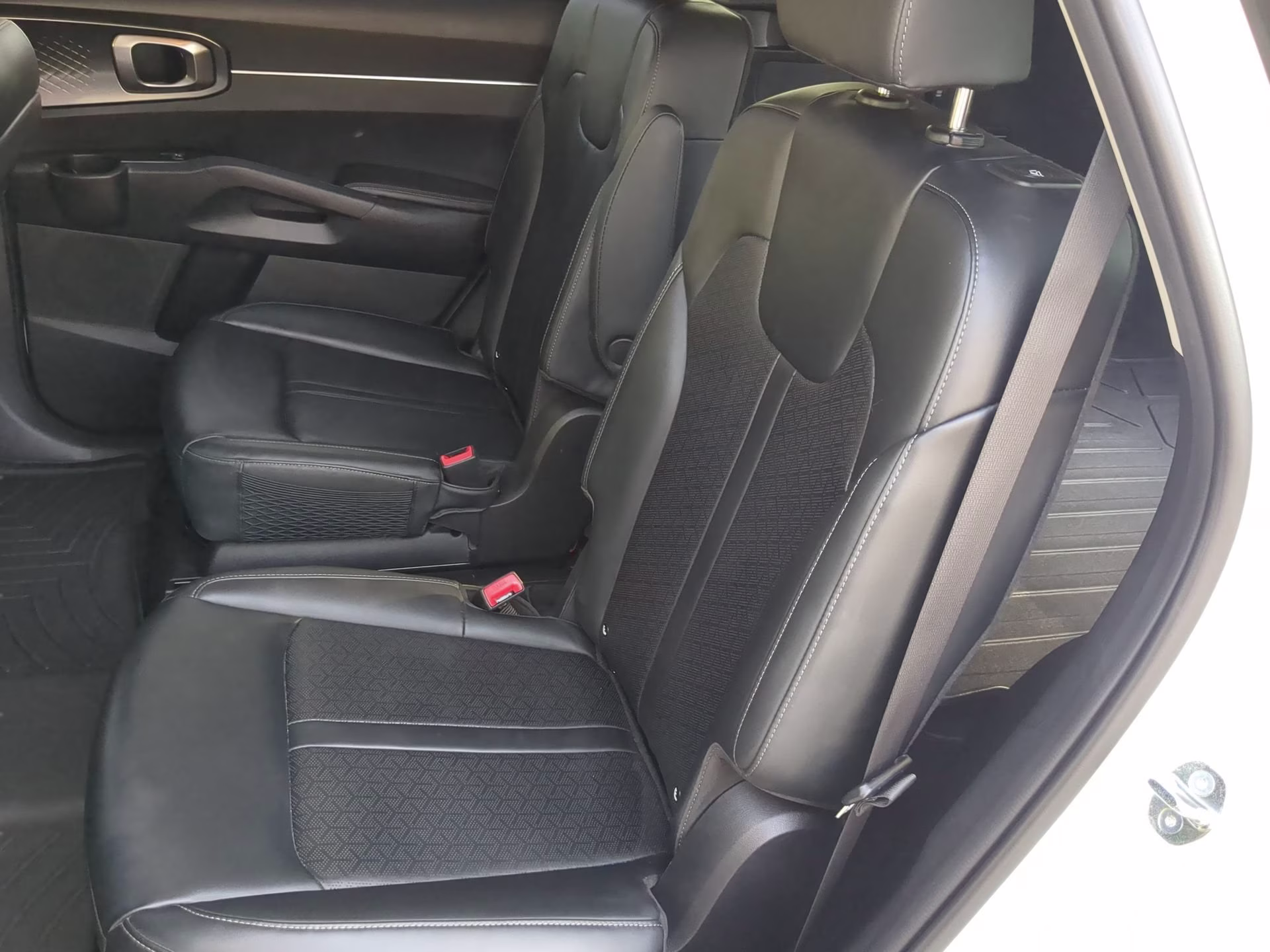2023 Snow White Pearl Kia Sorento Hybrid EX AWD SUV