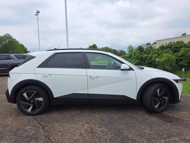 2025 Atlas White Matte Hyundai IONIQ 5 SEL AWD SUV