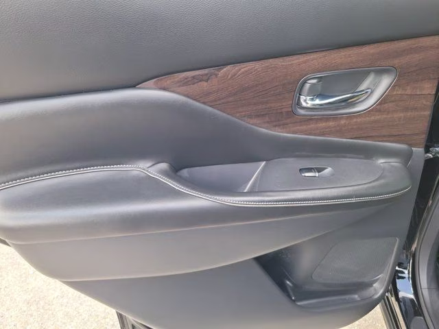 2020 Super Black Metallic Nissan Murano Platinum AWD SUV
