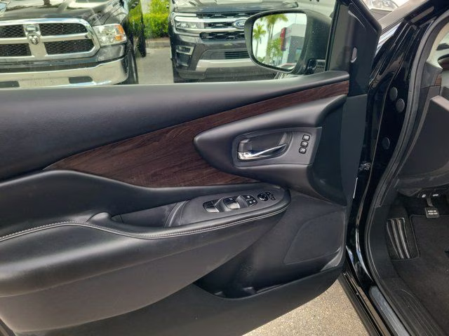 2020 Super Black Metallic Nissan Murano Platinum AWD SUV