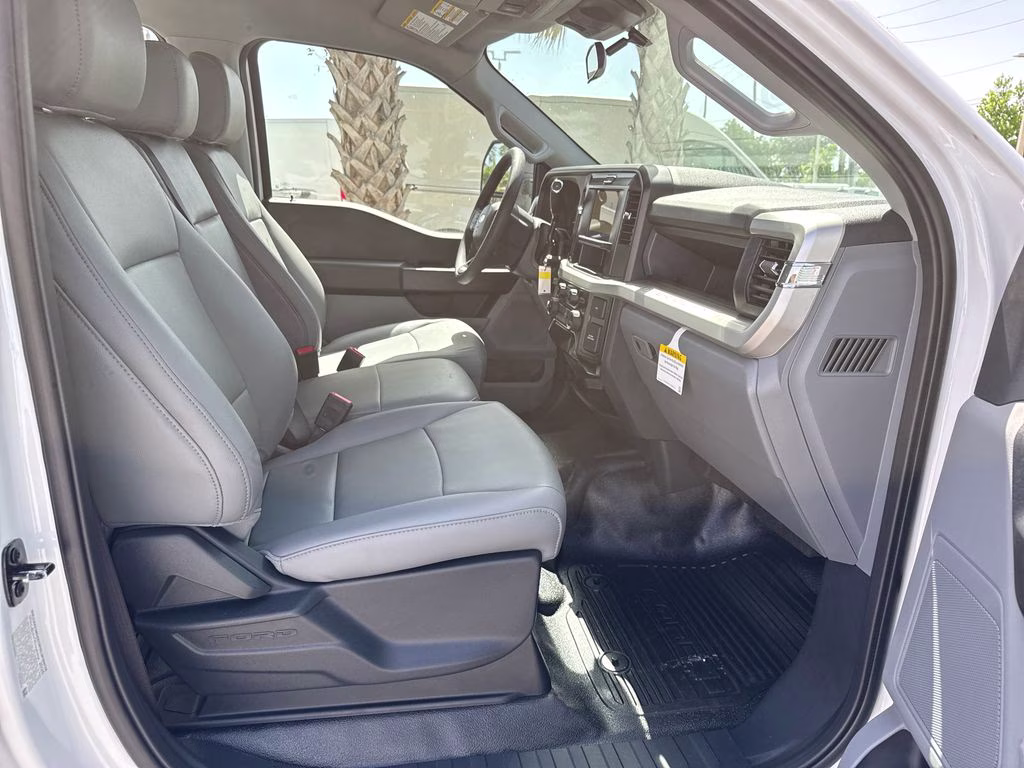 2026 Oxford White Ford Super Duty F-350 SRW XL 4X4 Truck