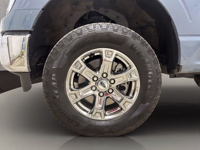 2023 Azure Gray Metallic Tri-Coat Ford F-150 Lariat 4X4 Truck