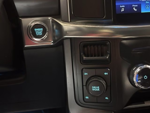 2023 Azure Gray Metallic Tri-Coat Ford F-150 Lariat 4X4 Truck