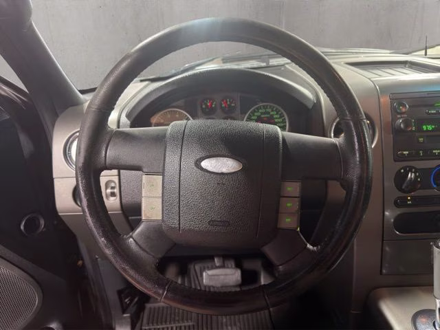 2005 Gray Ford F-150 XLT 4X4 Truck