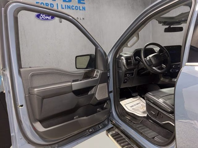 2023 Azure Gray Metallic Tri-Coat Ford F-150 Lariat 4X4 Truck