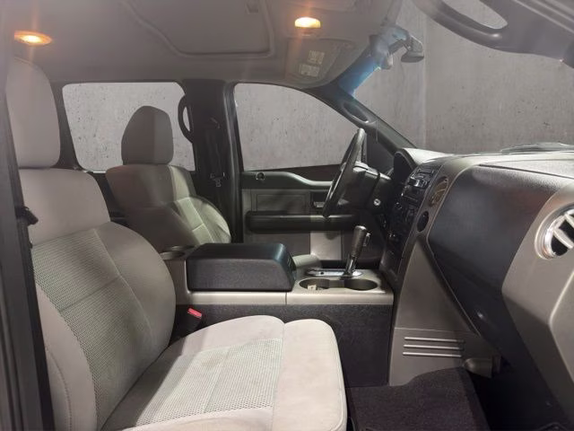 2005 Gray Ford F-150 XLT 4X4 Truck