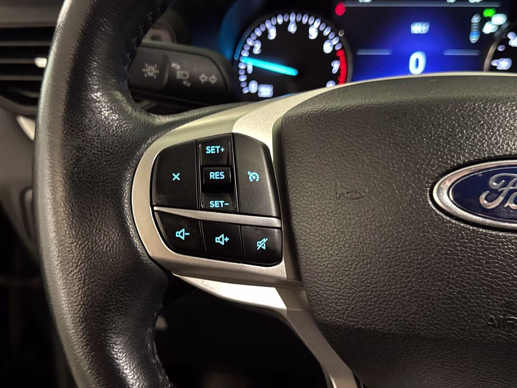 2022 Blue Metallic Ford Explorer XLT RWD SUV