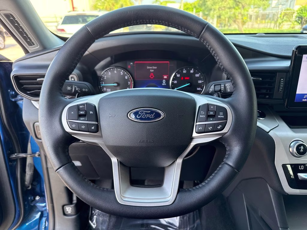 2020 Atlas Blue Metallic Ford Explorer XLT RWD SUV