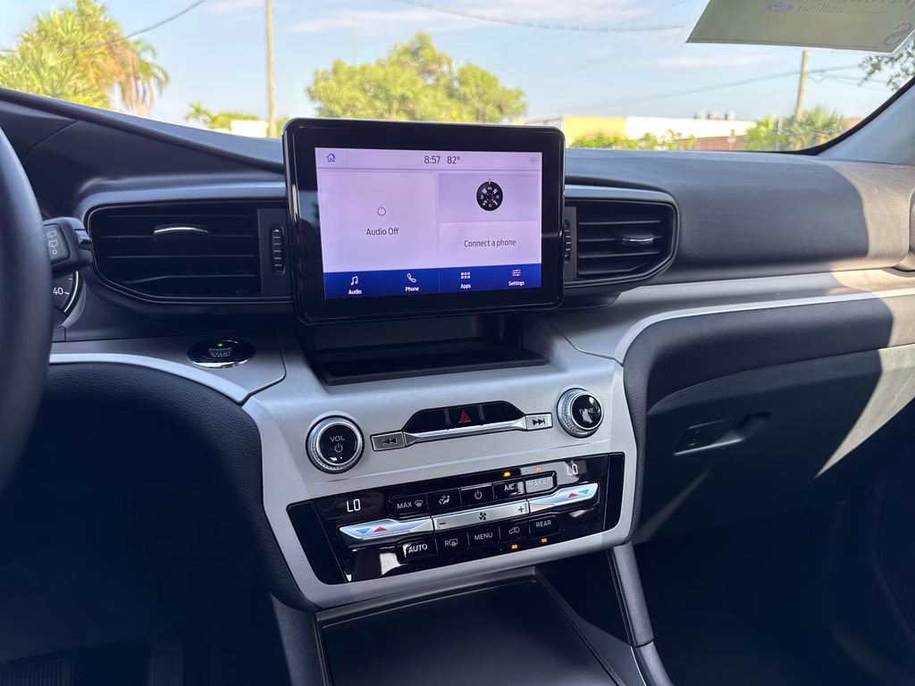2020 Atlas Blue Metallic Ford Explorer XLT RWD SUV