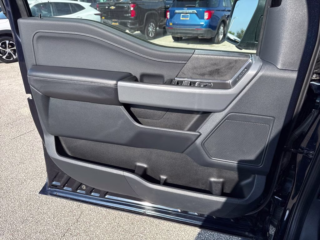 2025 Antimatter Blue Metallic Ford F-150 XLT 4X4 Truck