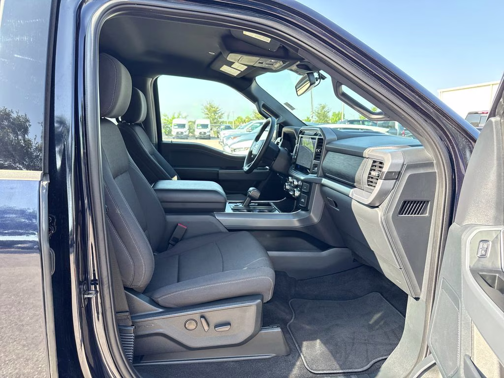 2025 Antimatter Blue Metallic Ford F-150 XLT 4X4 Truck