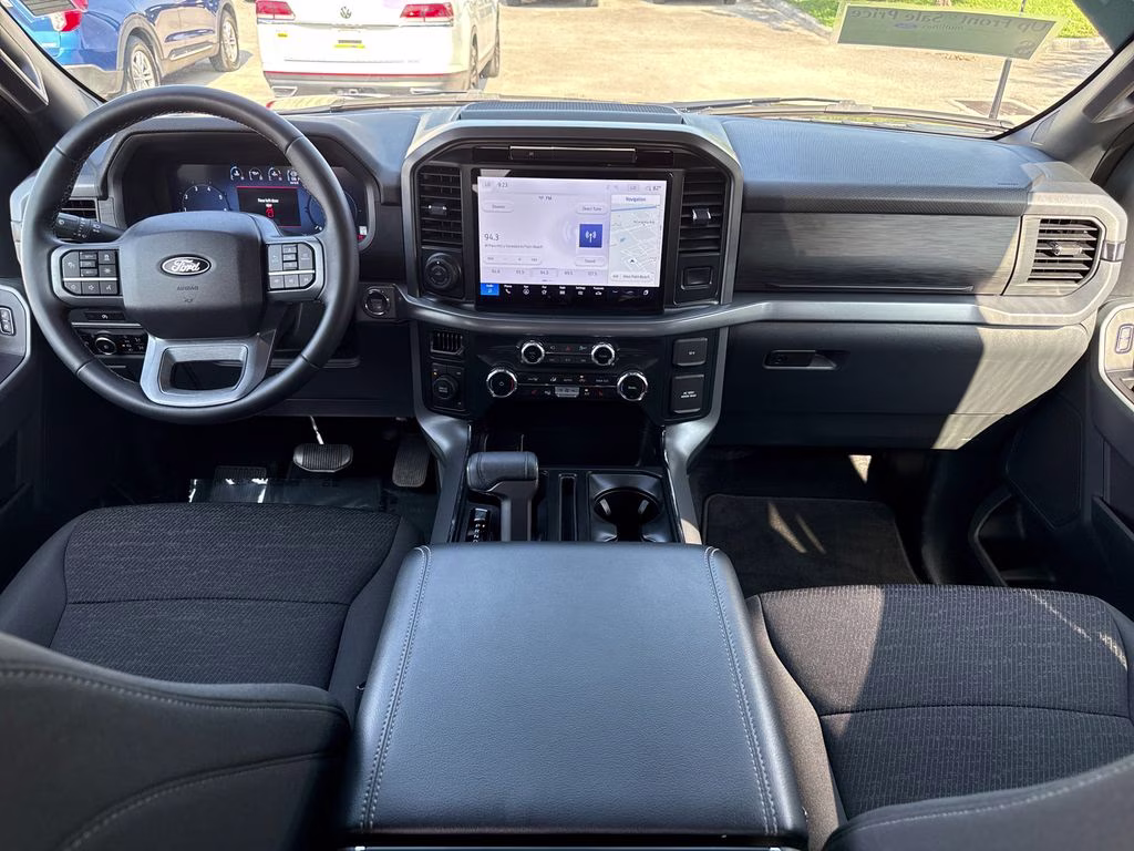 2025 Antimatter Blue Metallic Ford F-150 XLT 4X4 Truck