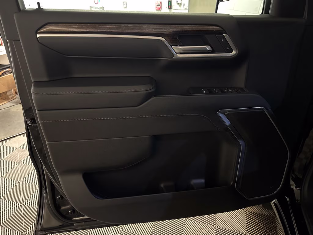 2025 Onyx Black GMC Sierra 1500 Elevation 4X4 Truck
